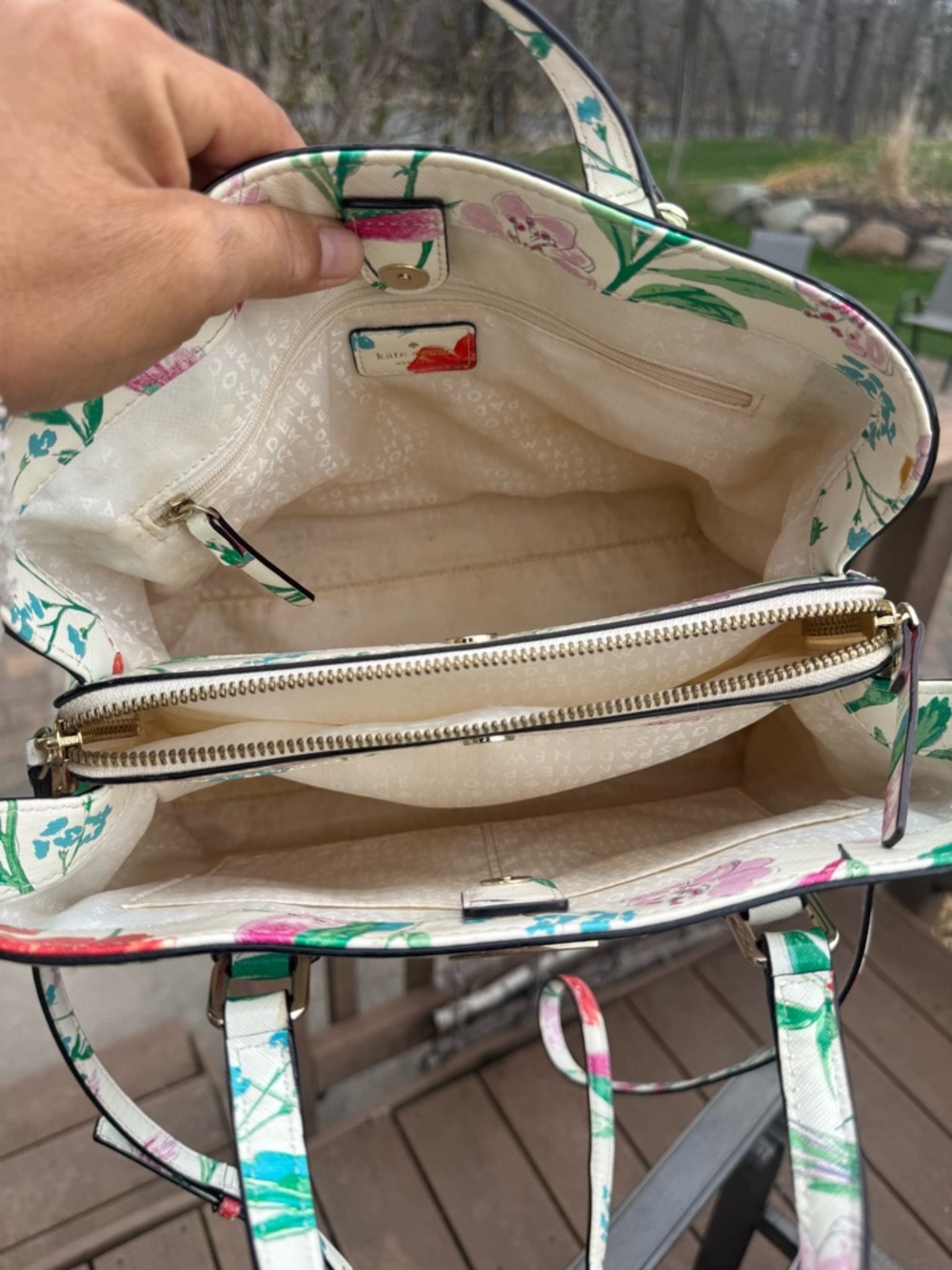 EUC Kate Spade Laurel Way Evangelie limited-edition
Hummingbird Floral Bag - Picture 9 of 10